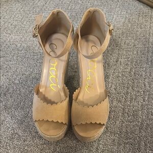 Vici Suri Scalloped Espadrille Wedge - Camel - 7.5